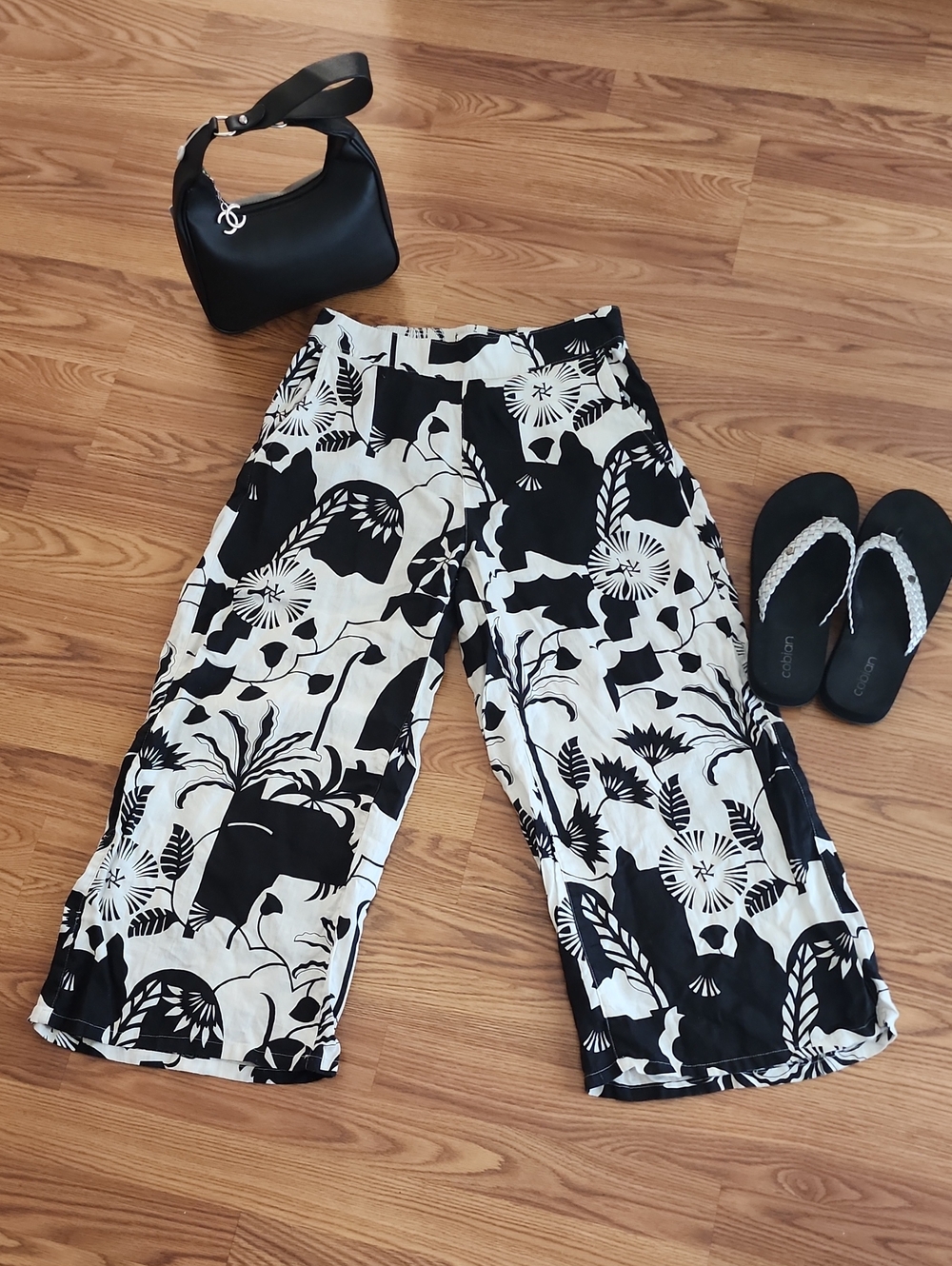 Nicole Miller Black and White Floral Wide-Leg Pants